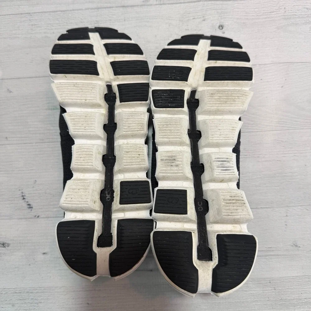 ON cloud 5 womens black shoes size 8